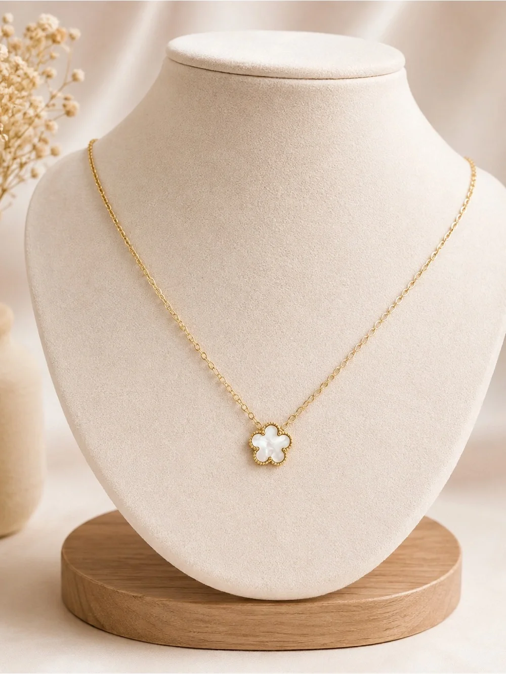 Elegant Gold and White Flower Pendant Necklace steel 316L